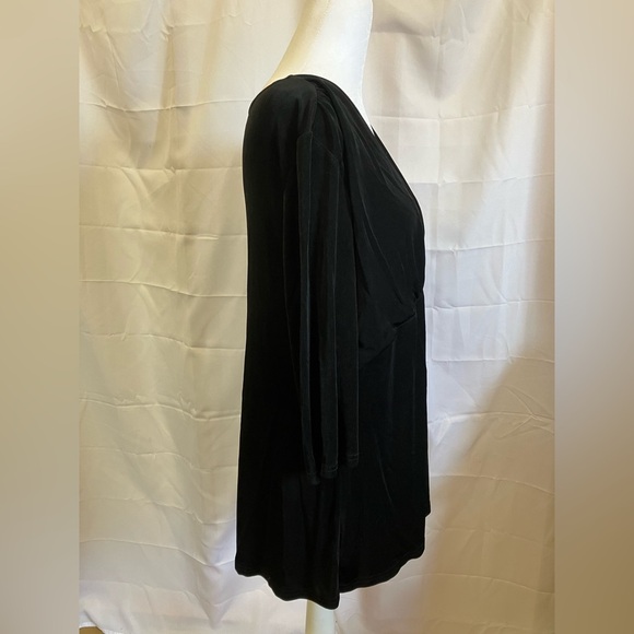 Chic Black V-Neck Women's Blouse - Picture 5 of 7